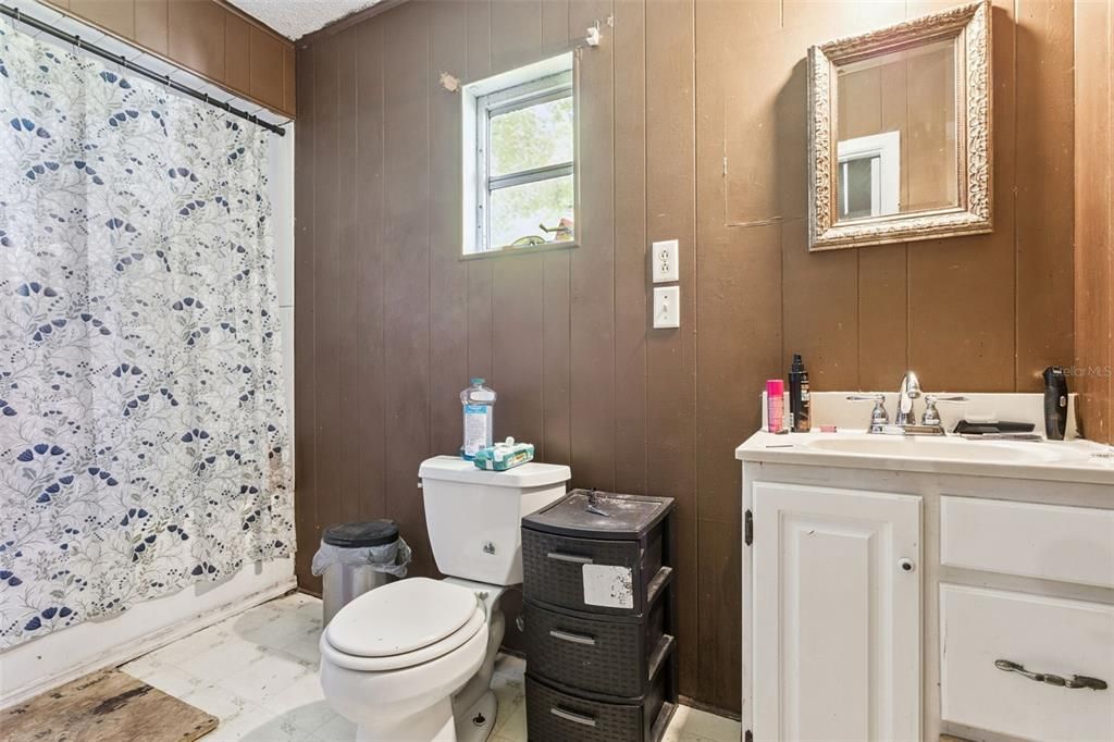 For Sale: $315,000 (4 beds, 3 baths, 1734 Square Feet)