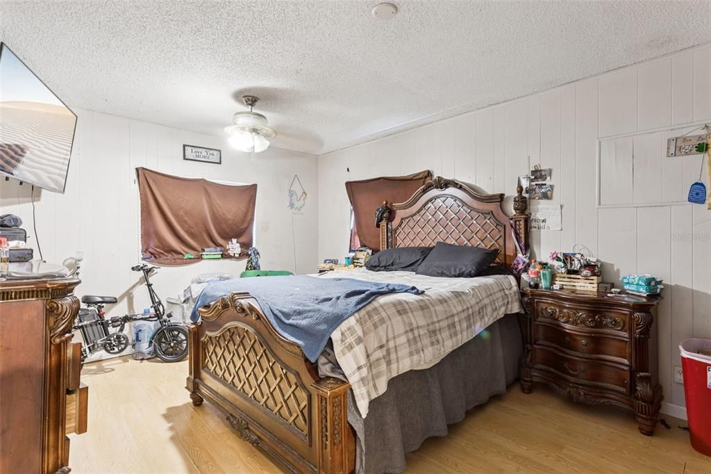 For Sale: $315,000 (4 beds, 3 baths, 1734 Square Feet)