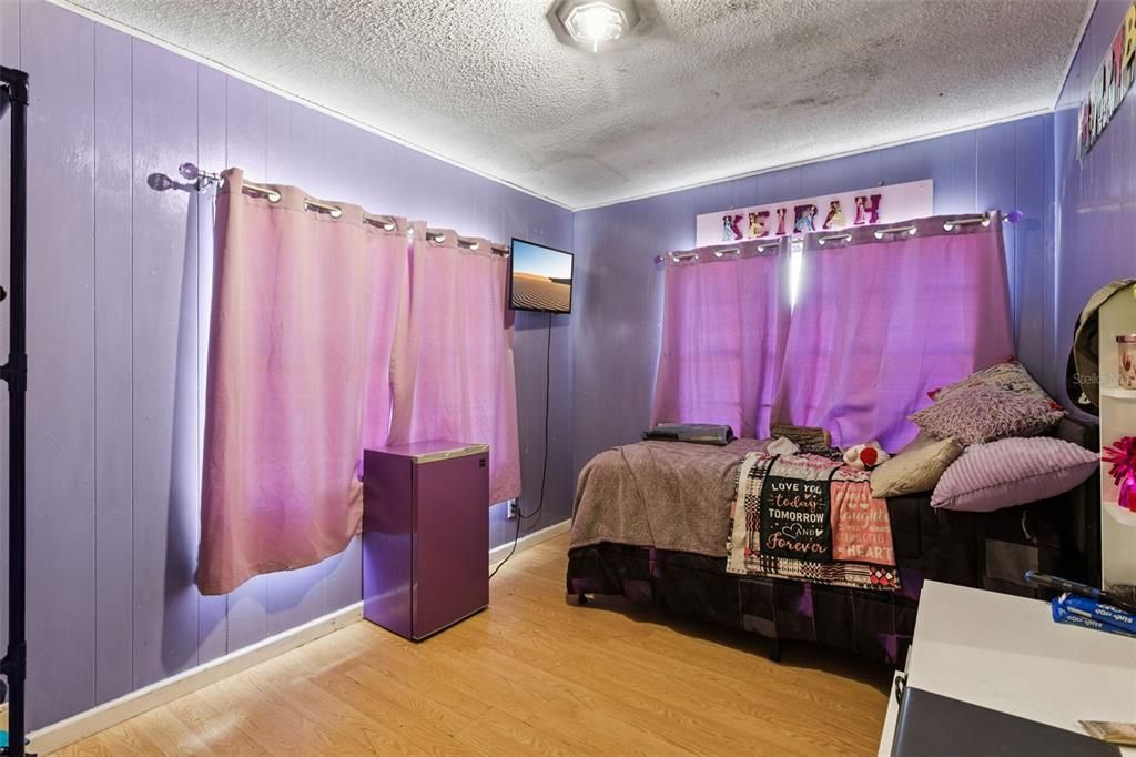 For Sale: $315,000 (4 beds, 3 baths, 1734 Square Feet)
