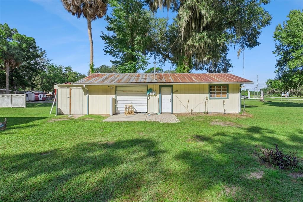 For Sale: $315,000 (4 beds, 3 baths, 1734 Square Feet)