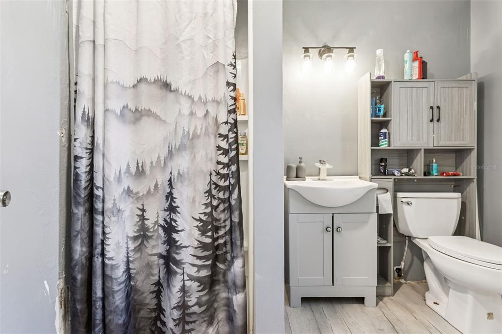 For Sale: $315,000 (4 beds, 3 baths, 1734 Square Feet)