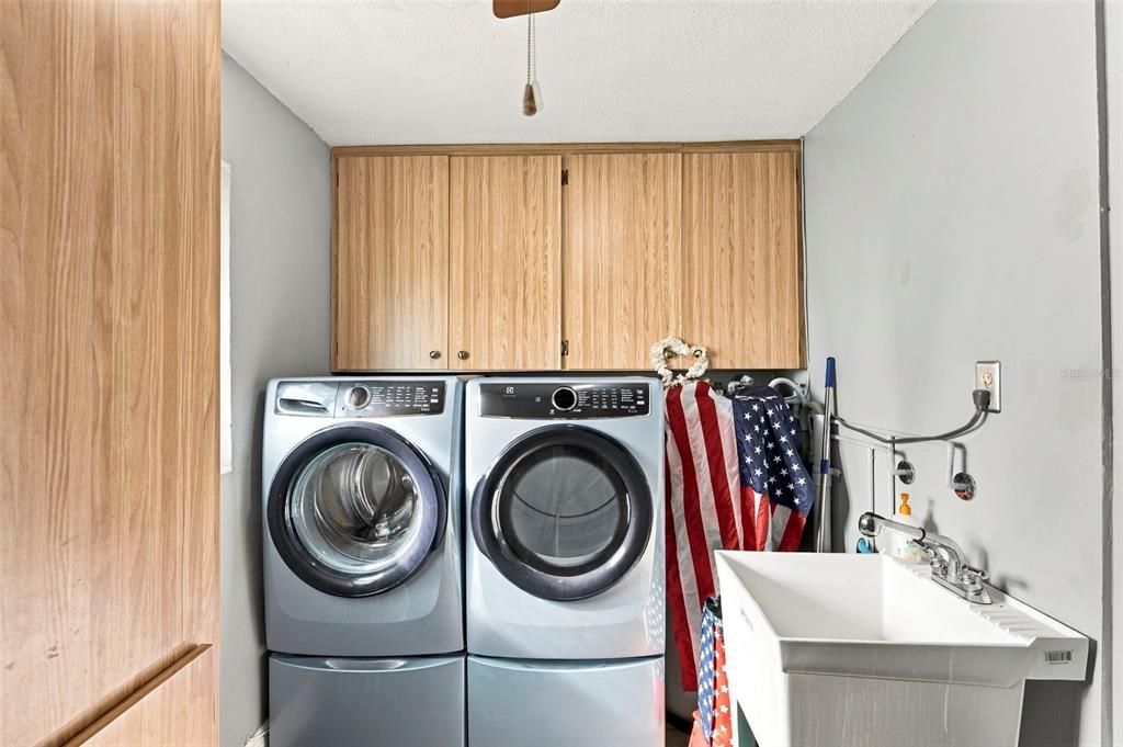 На продажу: $399,900 (3 спален, 2 ванн, 1862 Квадратных фут)