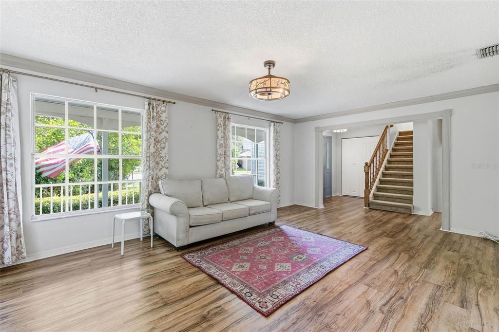 En Venta: $899,000 (5 camas, 3 baños, 3420 Pies cuadrados)