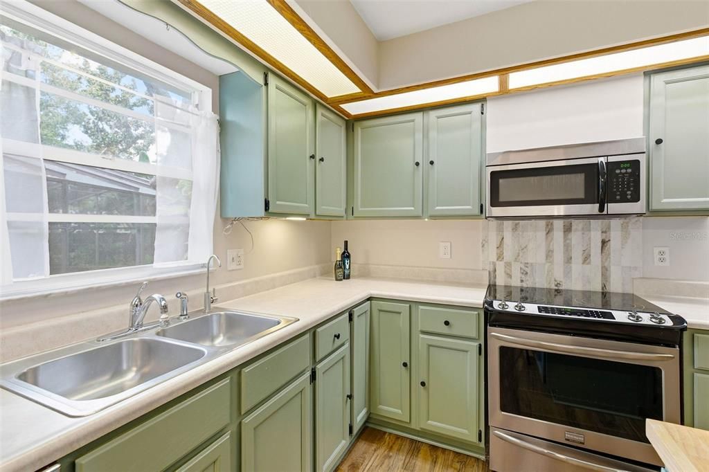 En Venta: $899,000 (5 camas, 3 baños, 3420 Pies cuadrados)