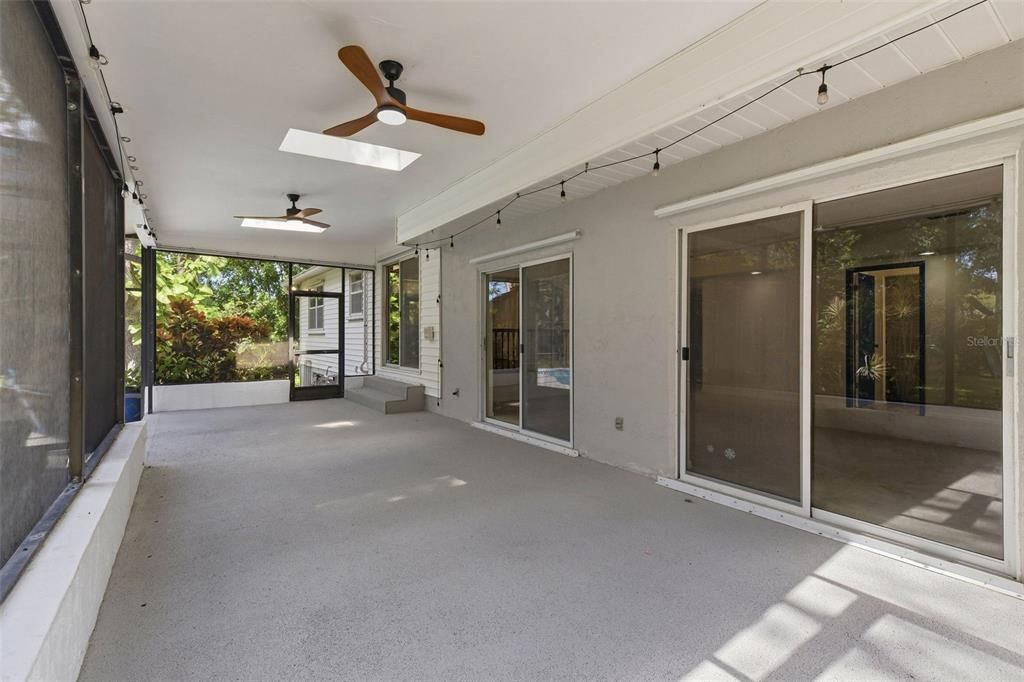 En Venta: $899,000 (5 camas, 3 baños, 3420 Pies cuadrados)