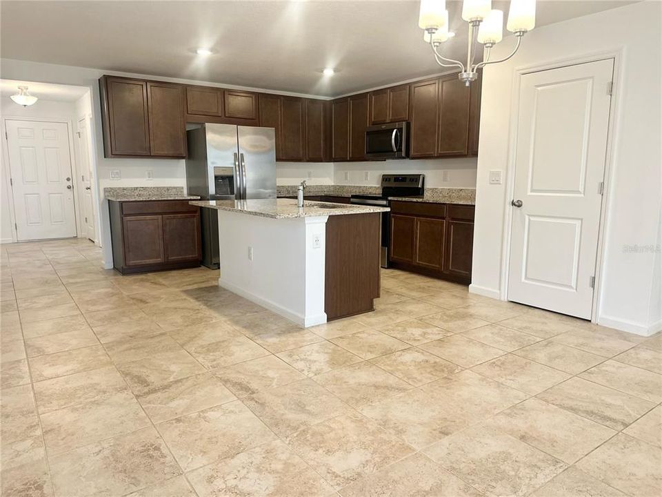 For Sale: $279,000 (3 beds, 2 baths, 1320 Square Feet)
