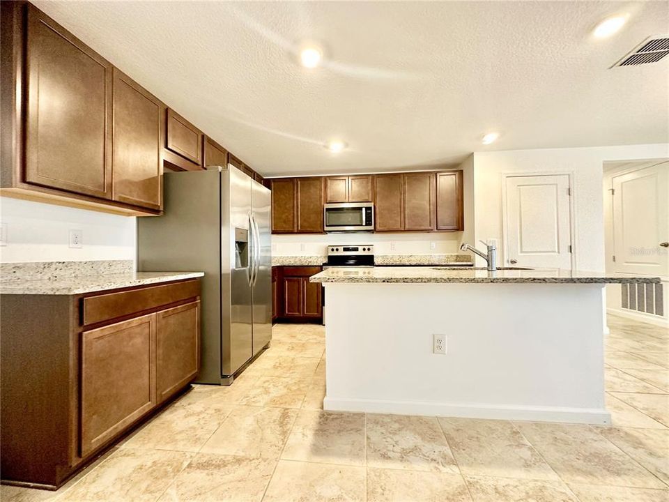 For Sale: $279,000 (3 beds, 2 baths, 1320 Square Feet)