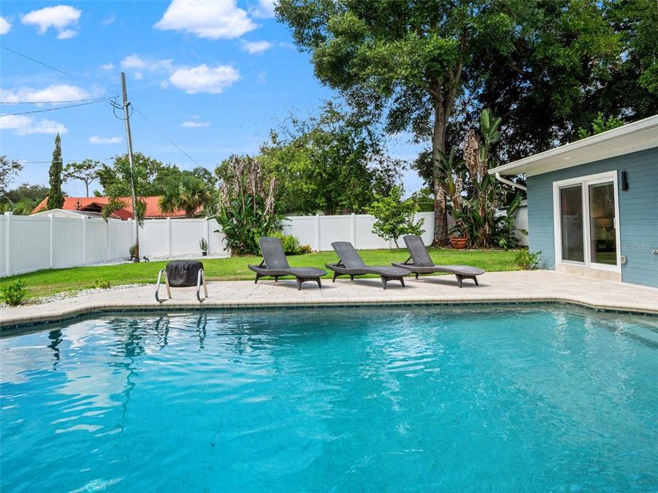 For Sale: $919,000 (4 beds, 3 baths, 2047 Square Feet)
