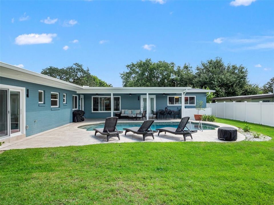 For Sale: $919,000 (4 beds, 3 baths, 2047 Square Feet)