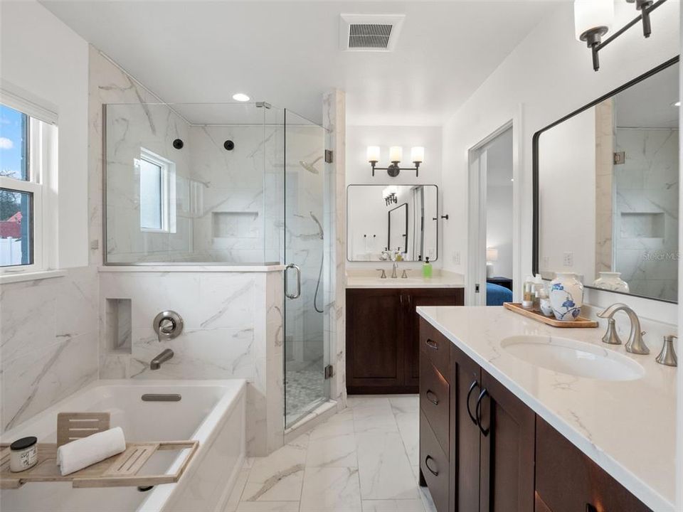 For Sale: $919,000 (4 beds, 3 baths, 2047 Square Feet)