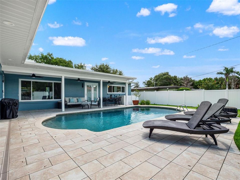 For Sale: $919,000 (4 beds, 3 baths, 2047 Square Feet)