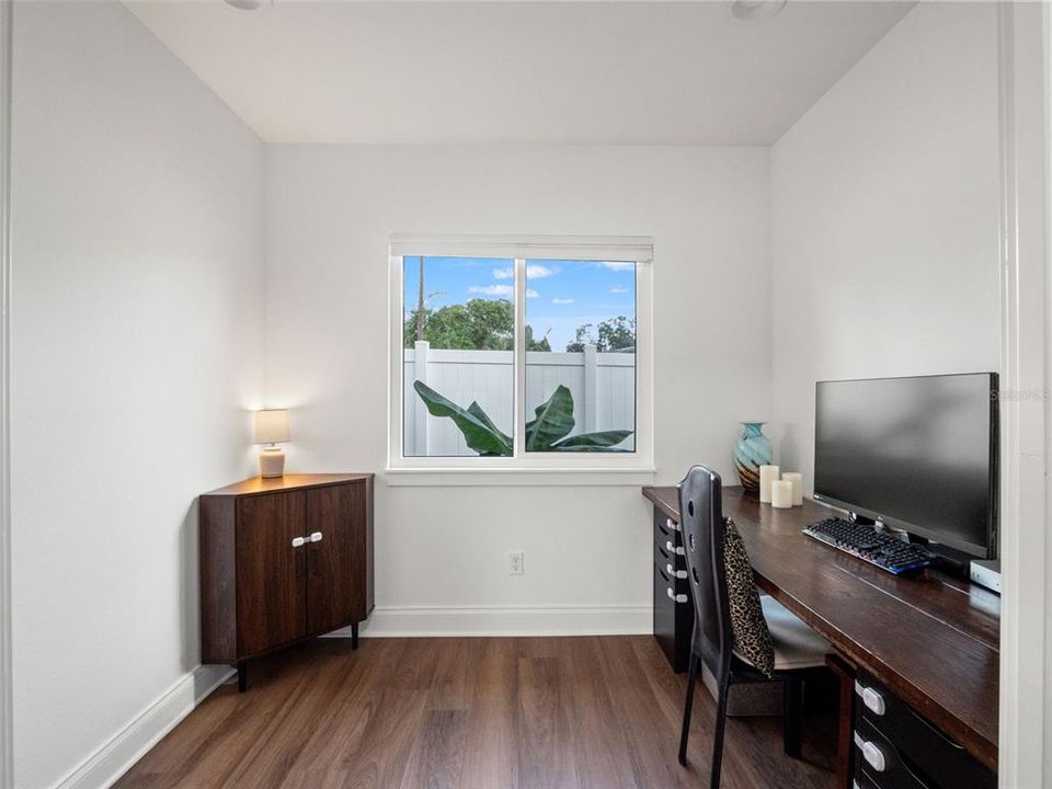 For Sale: $919,000 (4 beds, 3 baths, 2047 Square Feet)