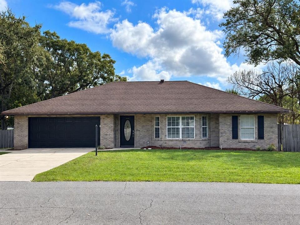 Active With Contract: $335,000 (3 beds, 2 baths, 1434 Square Feet)