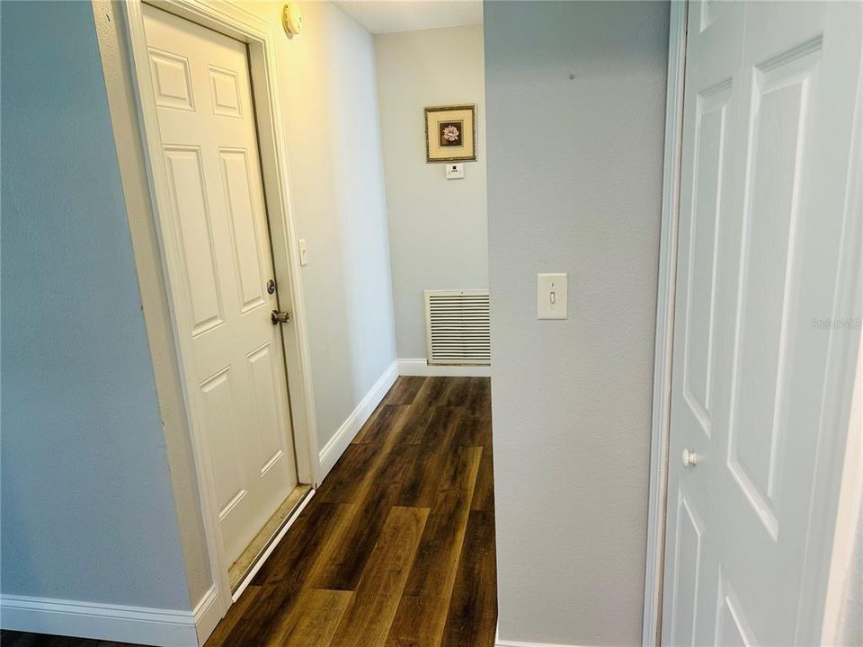 Active With Contract: $335,000 (3 beds, 2 baths, 1434 Square Feet)