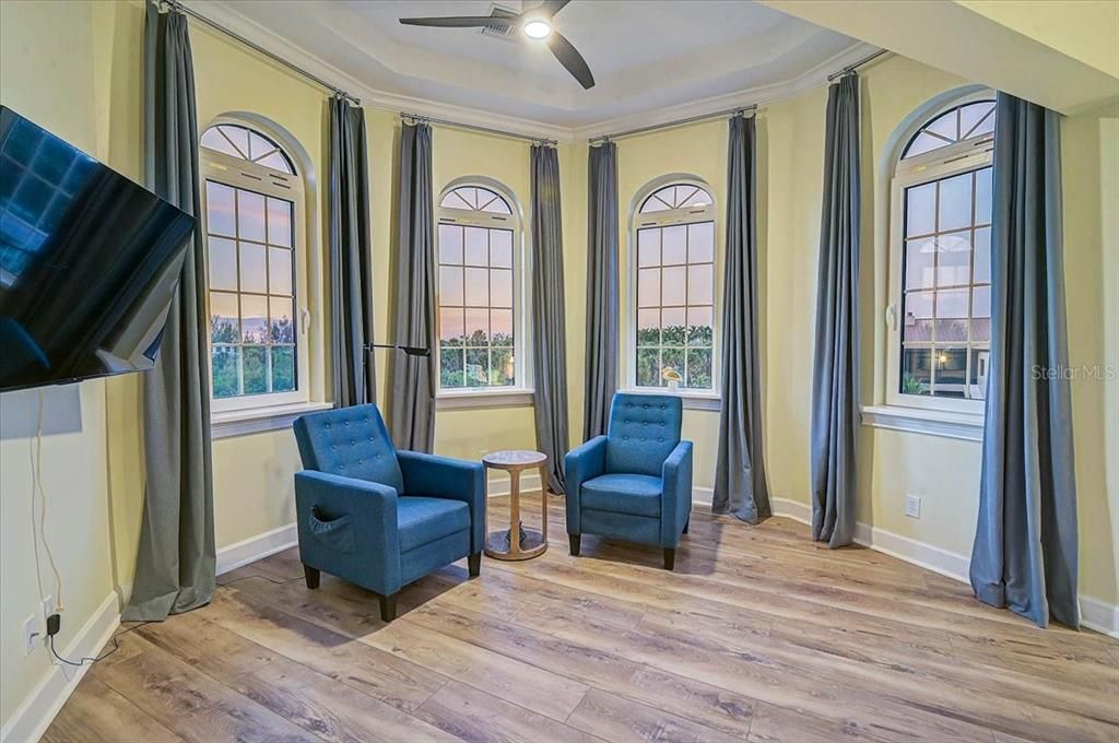 For Sale: $2,495,000 (4 beds, 2 baths, 3294 Square Feet)