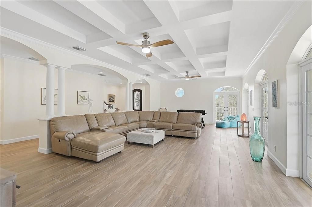 For Sale: $2,495,000 (4 beds, 2 baths, 3294 Square Feet)