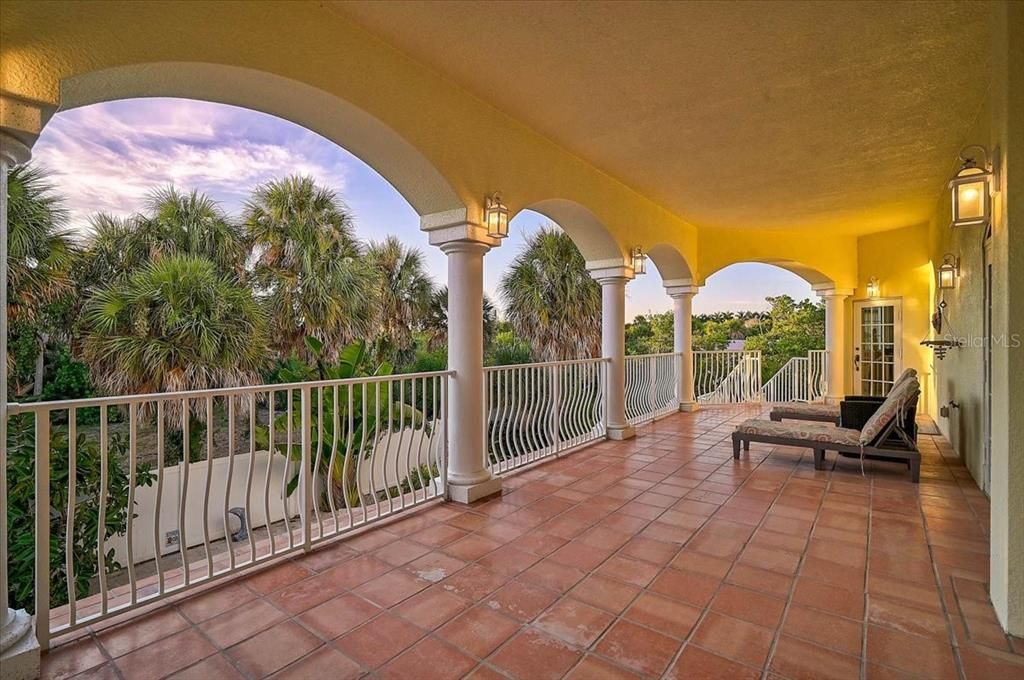 For Sale: $2,495,000 (4 beds, 2 baths, 3294 Square Feet)