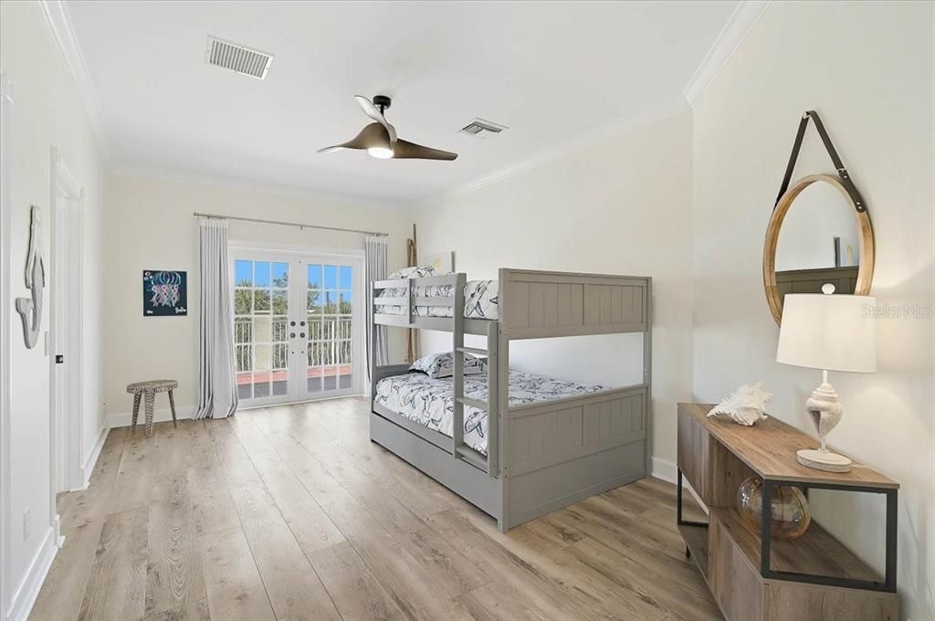 For Sale: $2,495,000 (4 beds, 2 baths, 3294 Square Feet)