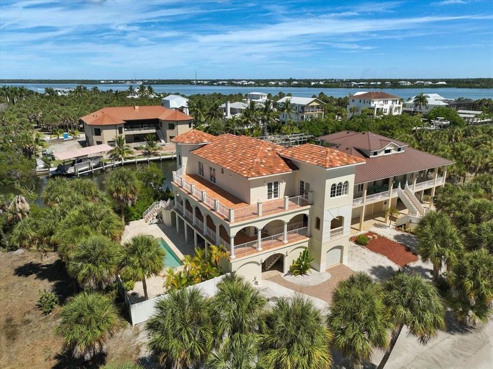 For Sale: $2,495,000 (4 beds, 2 baths, 3294 Square Feet)