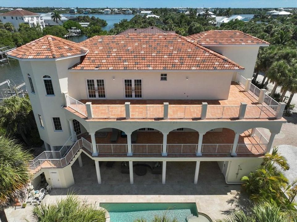For Sale: $2,495,000 (4 beds, 2 baths, 3294 Square Feet)