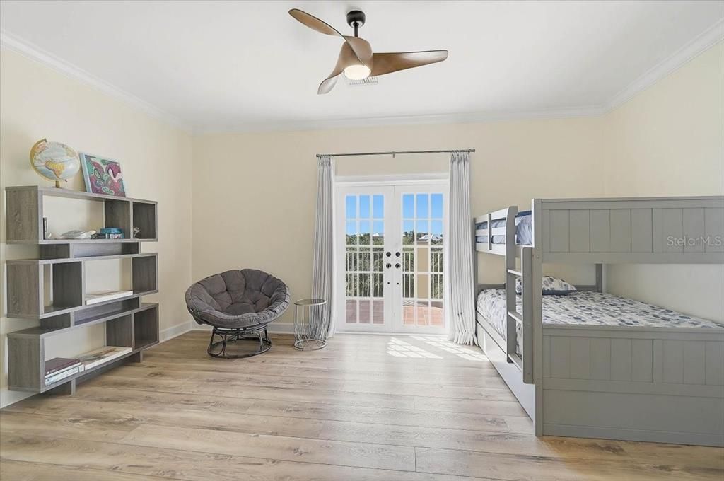 For Sale: $2,495,000 (4 beds, 2 baths, 3294 Square Feet)