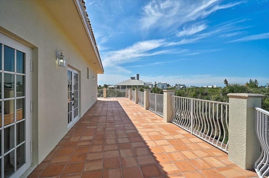 For Sale: $2,495,000 (4 beds, 2 baths, 3294 Square Feet)
