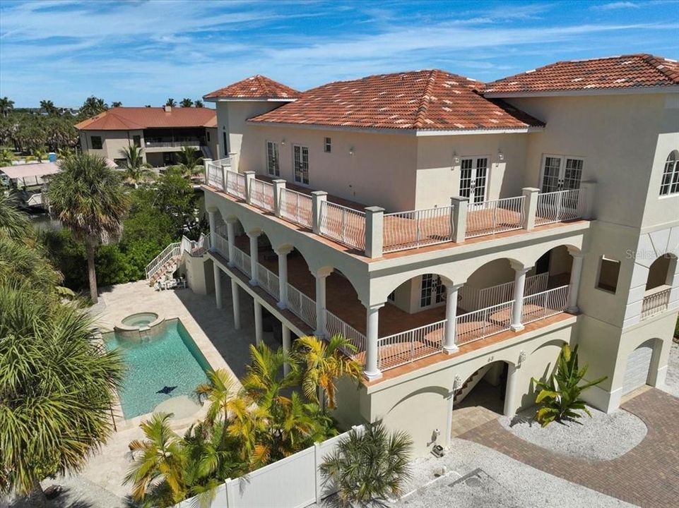 For Sale: $2,495,000 (4 beds, 2 baths, 3294 Square Feet)