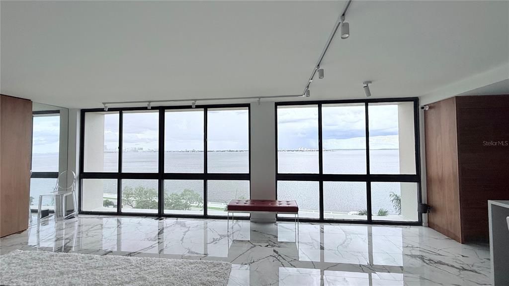 For Rent: $5,800 (2 beds, 2 baths, 1702 Square Feet)