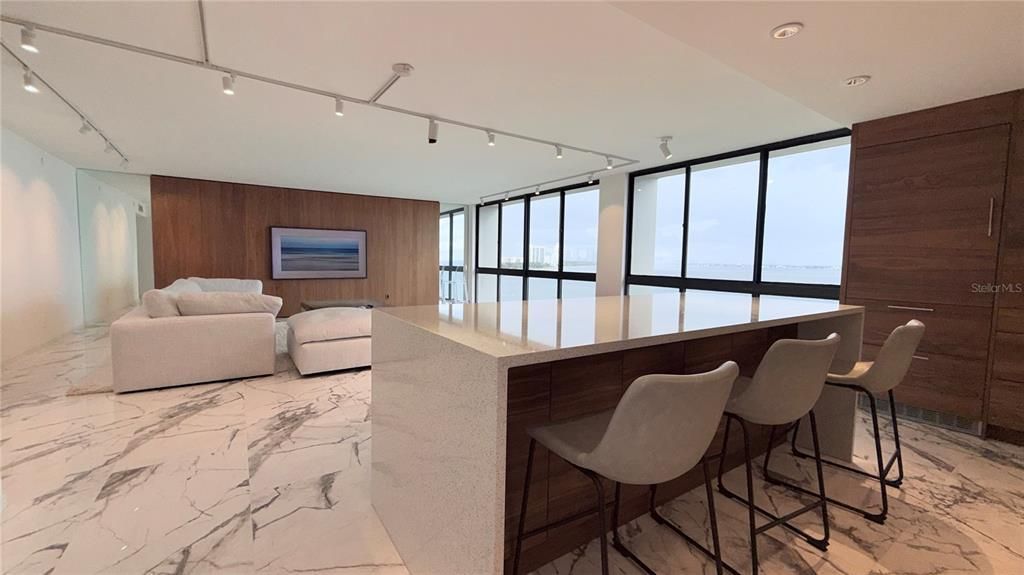 For Rent: $5,800 (2 beds, 2 baths, 1702 Square Feet)