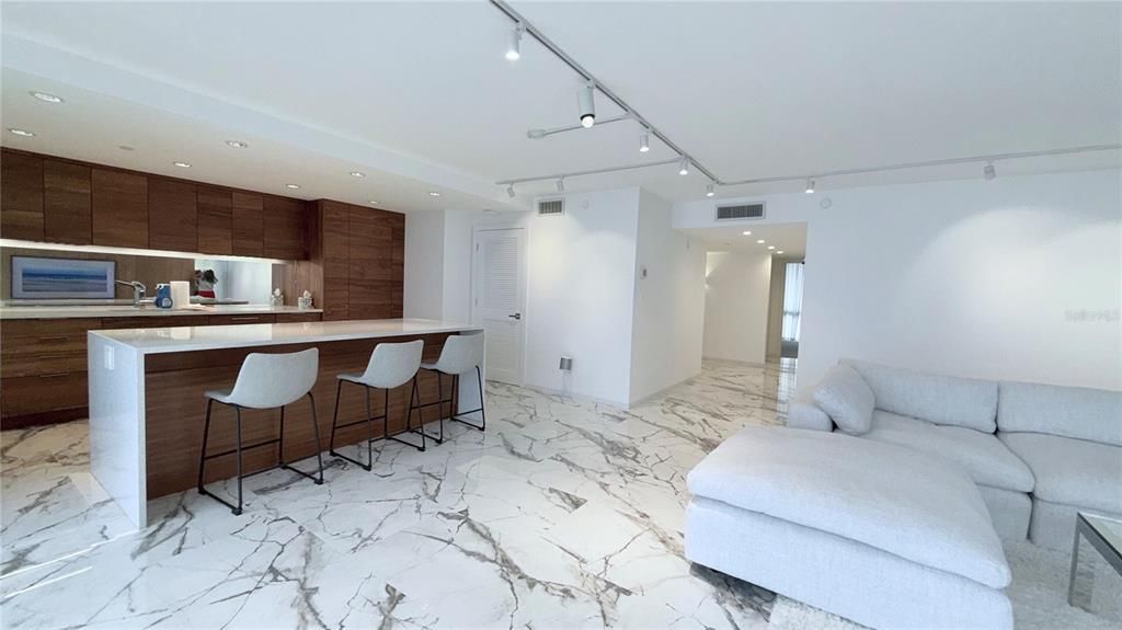 For Rent: $5,800 (2 beds, 2 baths, 1702 Square Feet)
