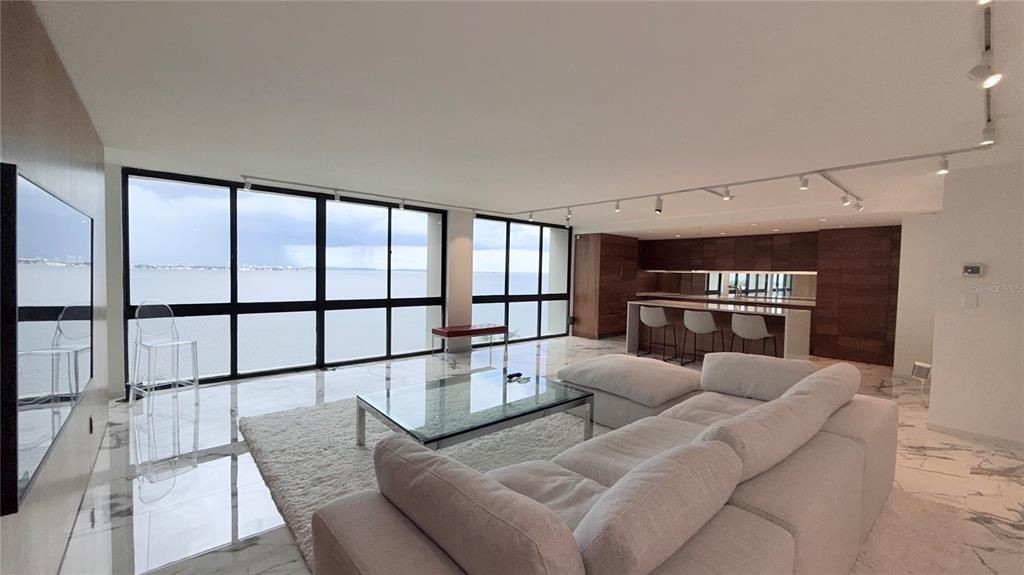 For Rent: $5,800 (2 beds, 2 baths, 1702 Square Feet)