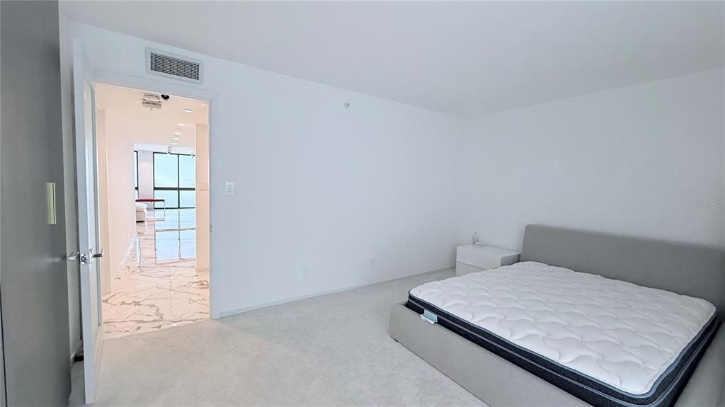 For Rent: $5,800 (2 beds, 2 baths, 1702 Square Feet)