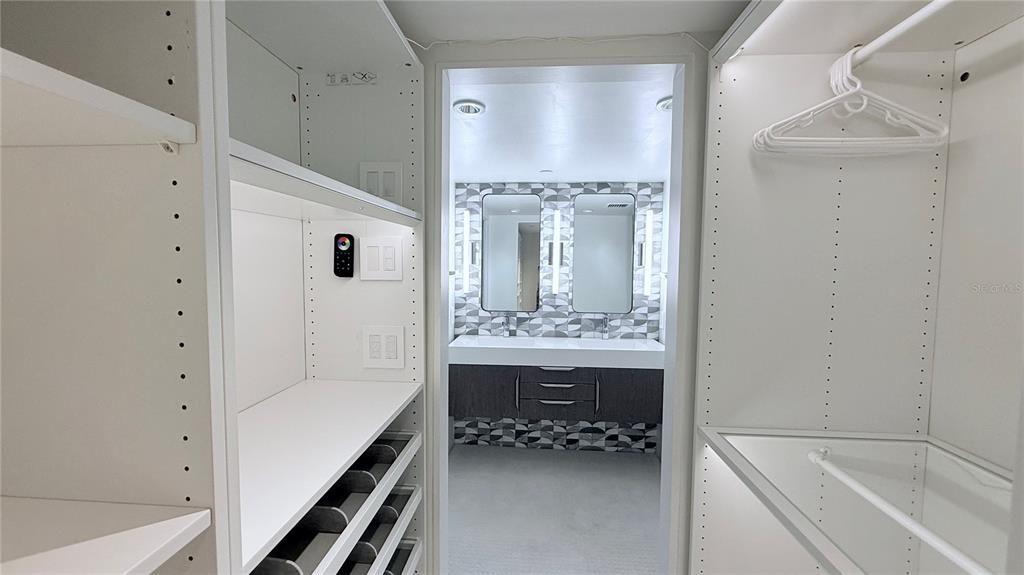 For Rent: $5,800 (2 beds, 2 baths, 1702 Square Feet)