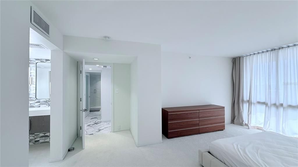 For Rent: $5,800 (2 beds, 2 baths, 1702 Square Feet)