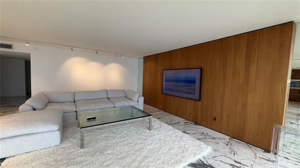 For Rent: $5,800 (2 beds, 2 baths, 1702 Square Feet)