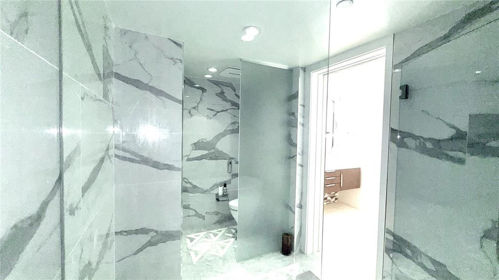 For Rent: $5,800 (2 beds, 2 baths, 1702 Square Feet)