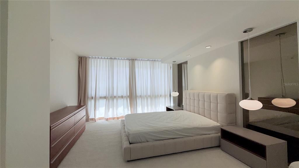 For Rent: $5,800 (2 beds, 2 baths, 1702 Square Feet)