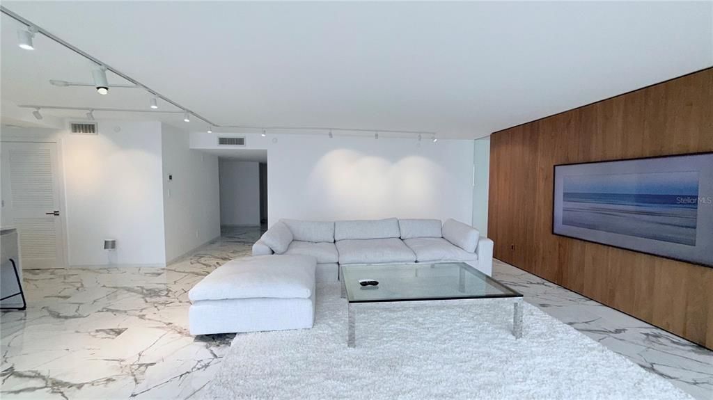 For Rent: $5,800 (2 beds, 2 baths, 1702 Square Feet)