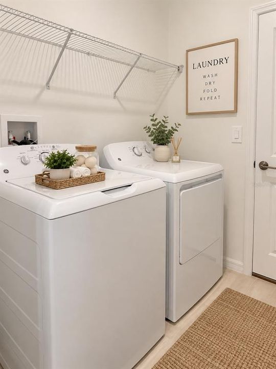 For Rent: $2,800 (5 beds, 2 baths, 2215 Square Feet)