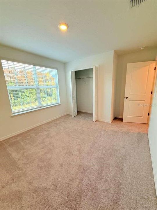 For Rent: $2,800 (5 beds, 2 baths, 2215 Square Feet)