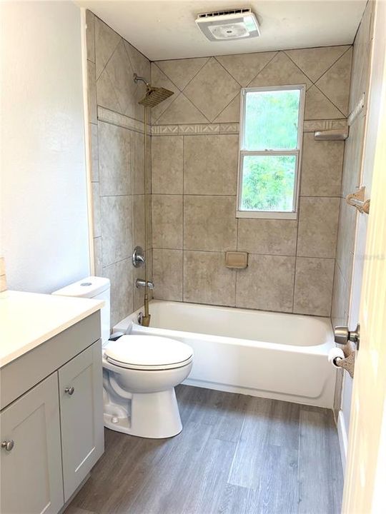 For Sale: $299,990 (3 beds, 1 baths, 1099 Square Feet)