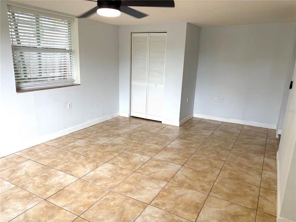 For Sale: $299,990 (3 beds, 1 baths, 1099 Square Feet)