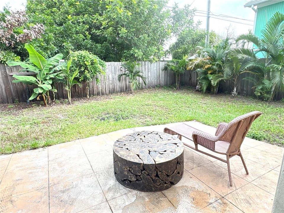 For Sale: $299,990 (3 beds, 1 baths, 1099 Square Feet)