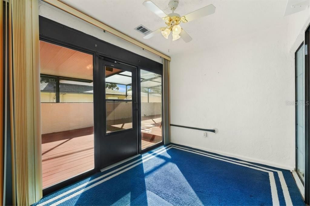 На продажу: $250,000 (2 спален, 2 ванн, 1646 Квадратных фут)