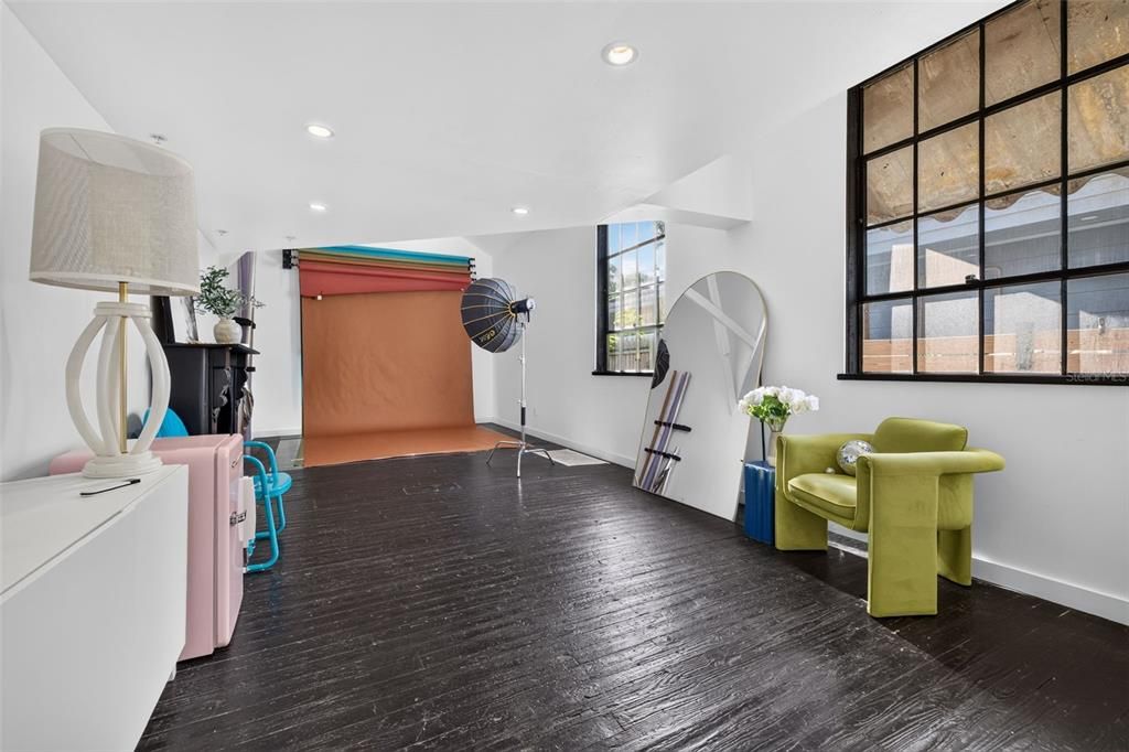 For Sale: $1,000,000 (2 beds, 1 baths, 3580 Square Feet)
