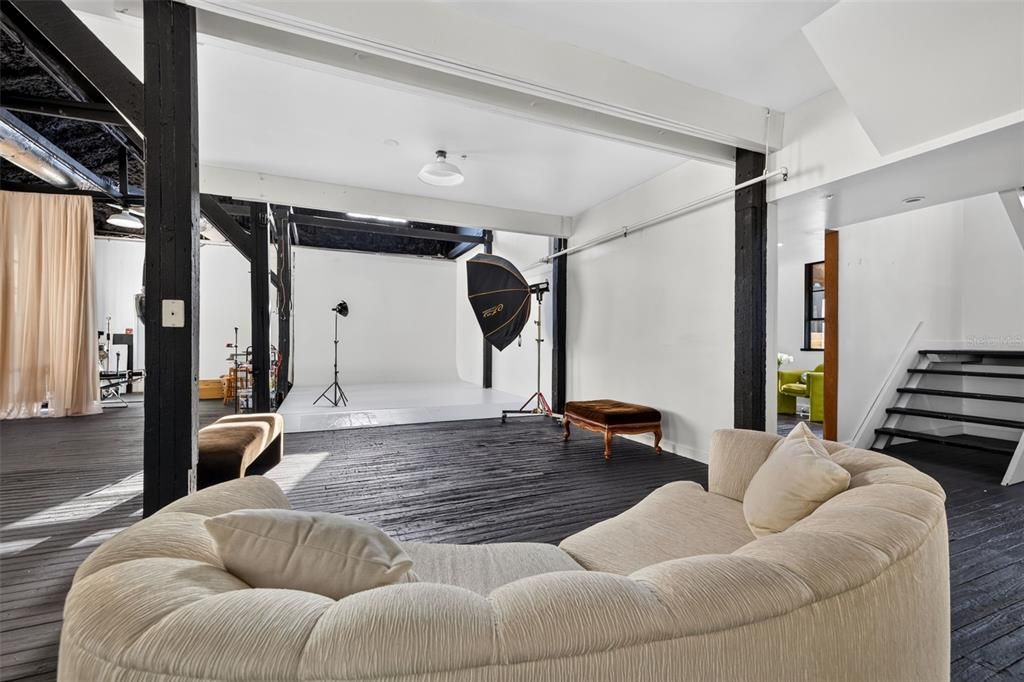 For Sale: $1,000,000 (2 beds, 1 baths, 3580 Square Feet)