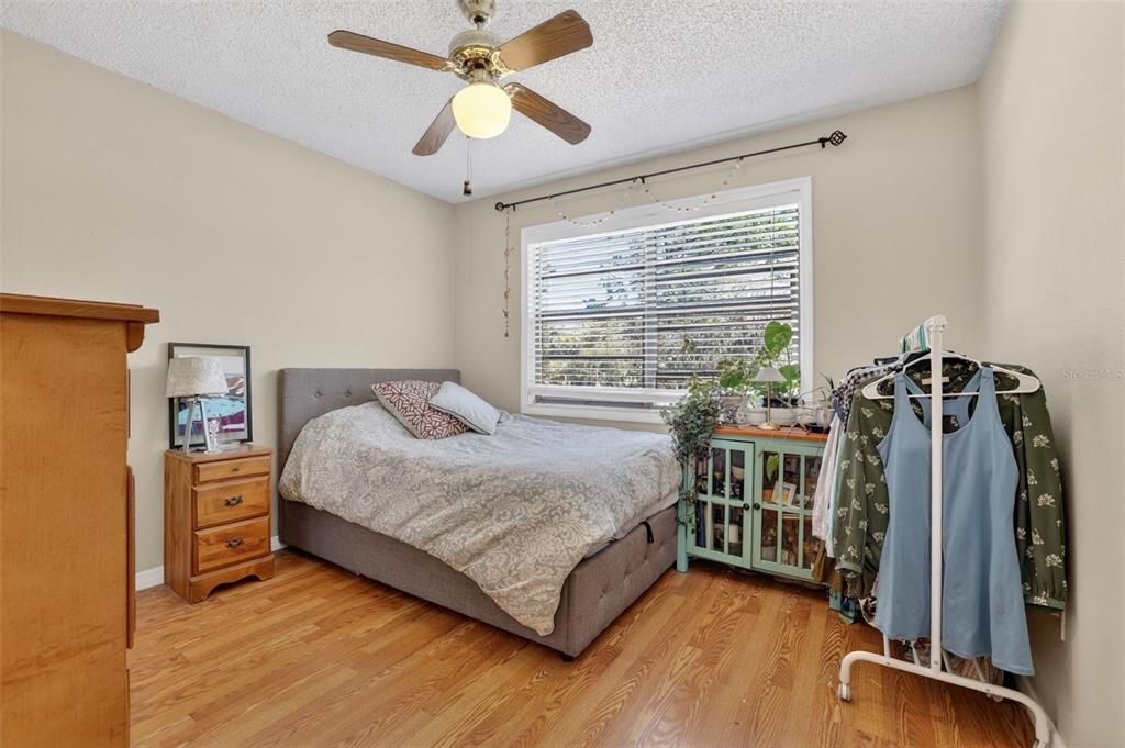 For Rent: $2,350 (3 beds, 2 baths, 1404 Square Feet)