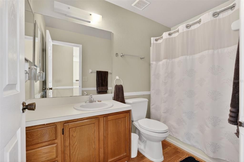 For Rent: $2,350 (3 beds, 2 baths, 1404 Square Feet)