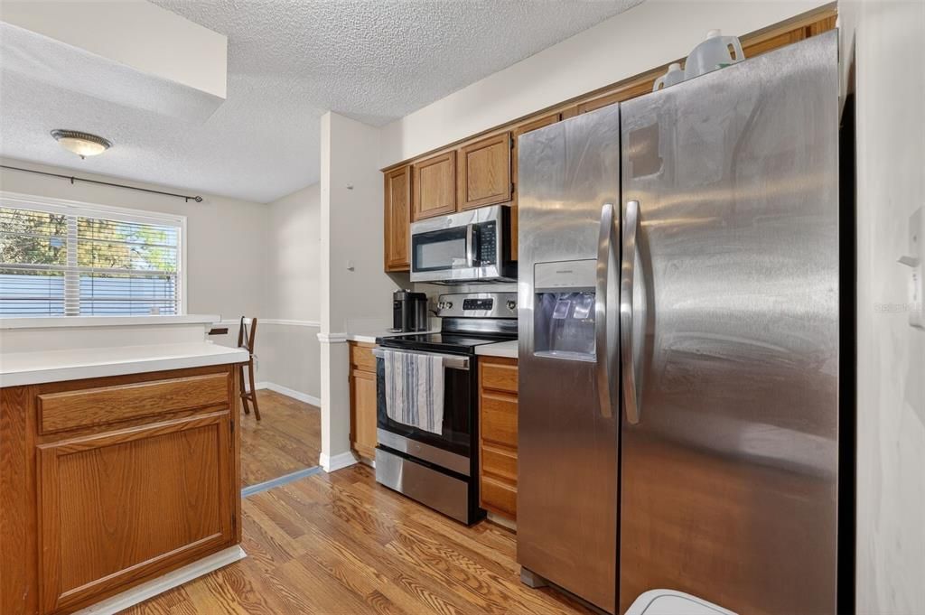 For Rent: $2,350 (3 beds, 2 baths, 1404 Square Feet)