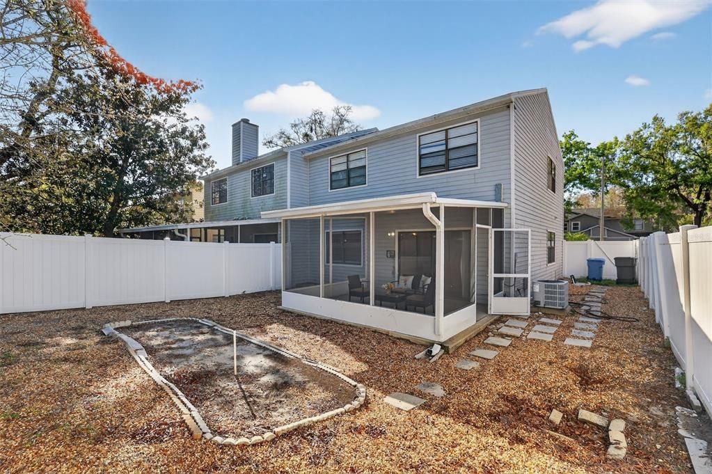 For Rent: $2,350 (3 beds, 2 baths, 1404 Square Feet)